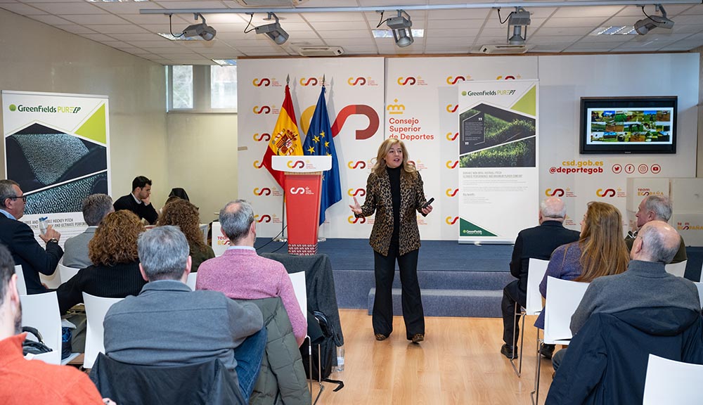 Leonor Gallardo en Jornada sostenibilidad cesped artificial